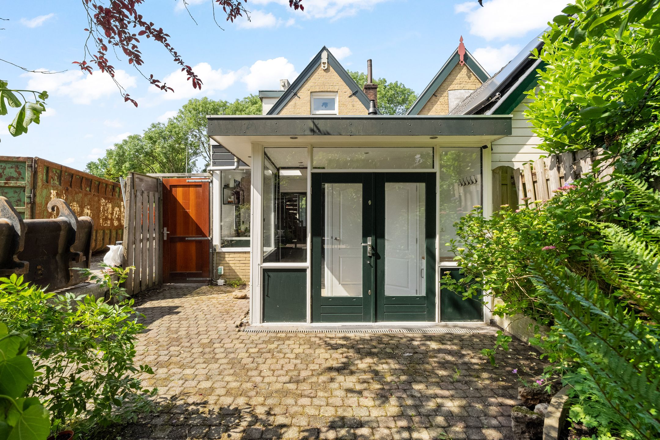 Charming Semi-Detached Home Near Nature with Private Parking — 30