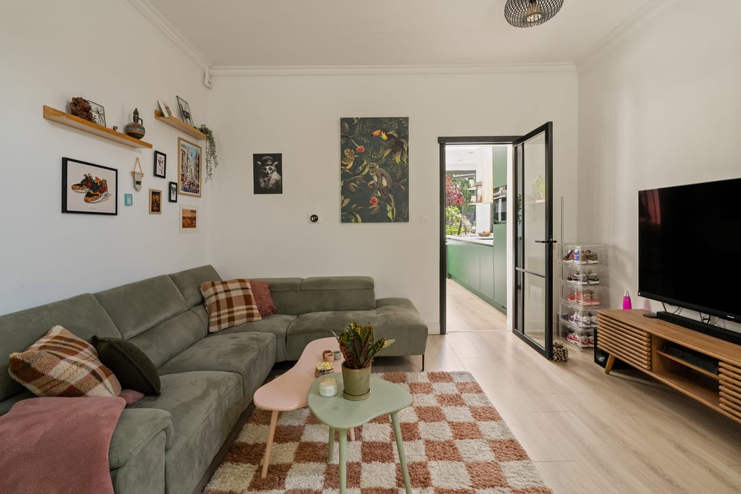Charming Semi-Detached Home Near Nature with Private Parking — 17