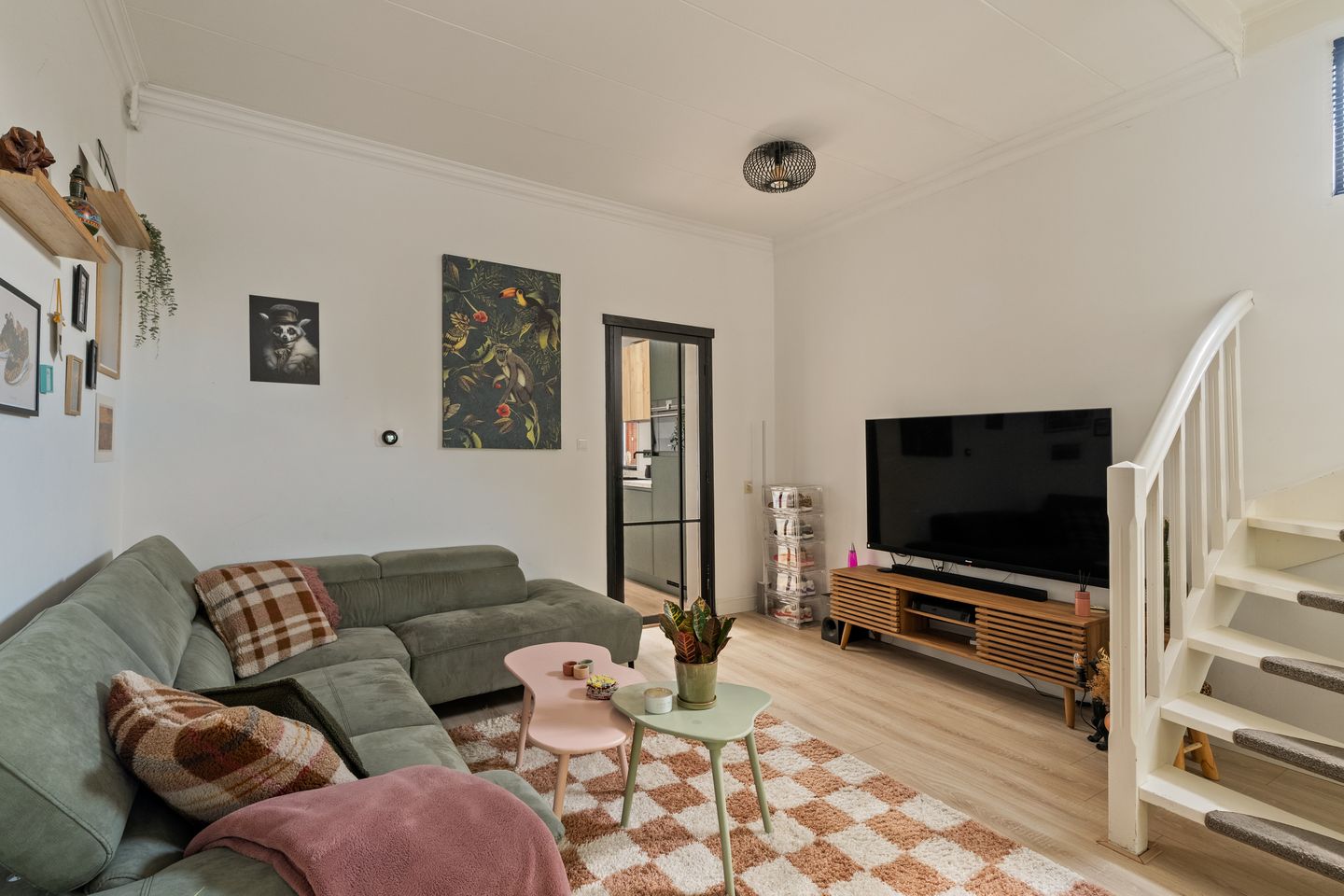 Charming Semi-Detached Home Near Nature with Private Parking — 14