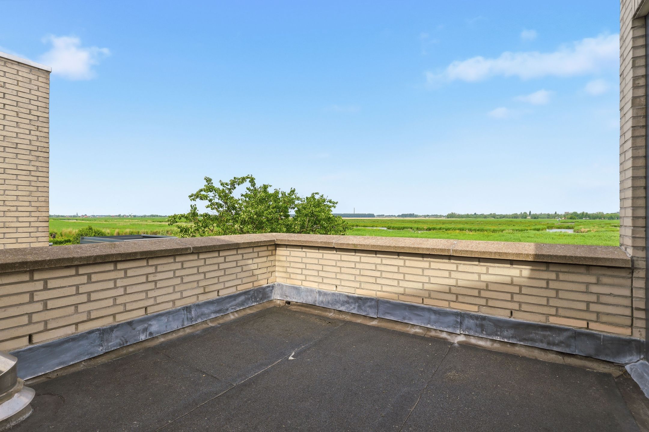 Luxurious Waterfront Semi-Detached Home with Panoramic Meadow Views — 36