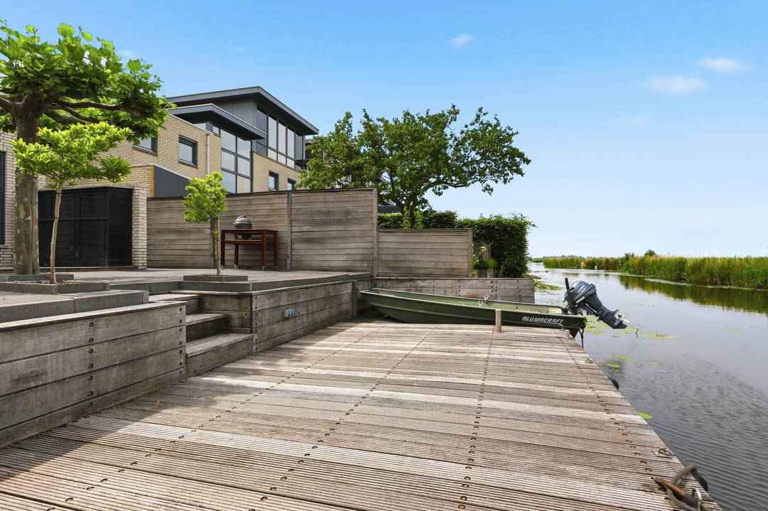 Luxurious Waterfront Semi-Detached Home with Panoramic Meadow Views — 17