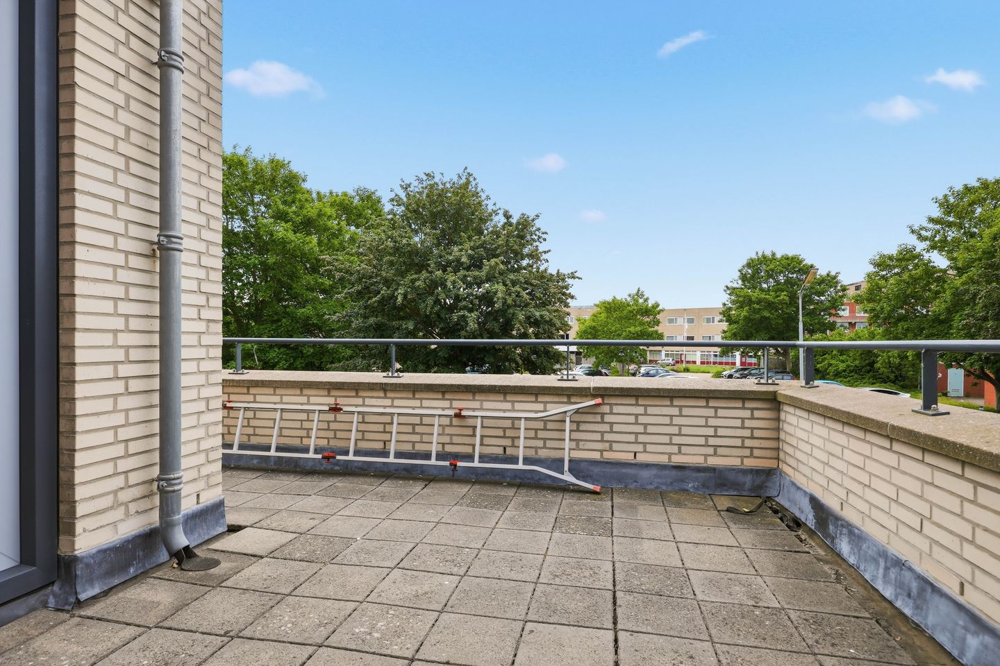 Luxurious Waterfront Semi-Detached Home with Panoramic Meadow Views — 44