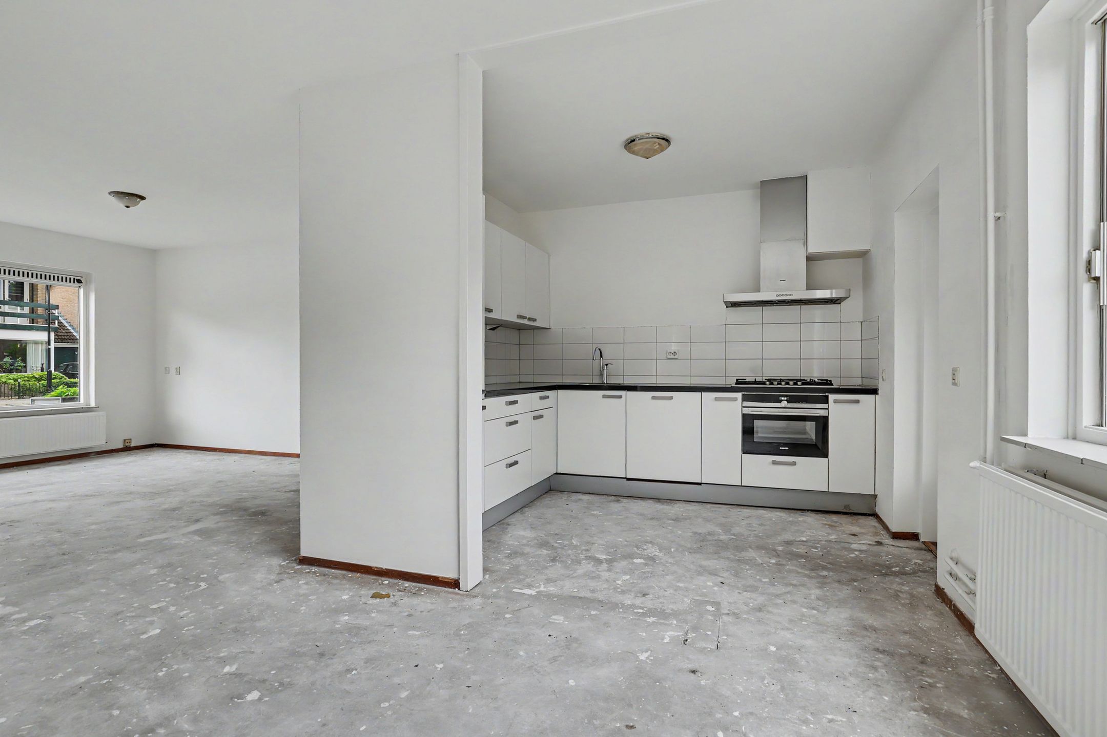 Spacious Corner Home with Four Bedrooms and Large Garden in 's-Gravenpolder — 12