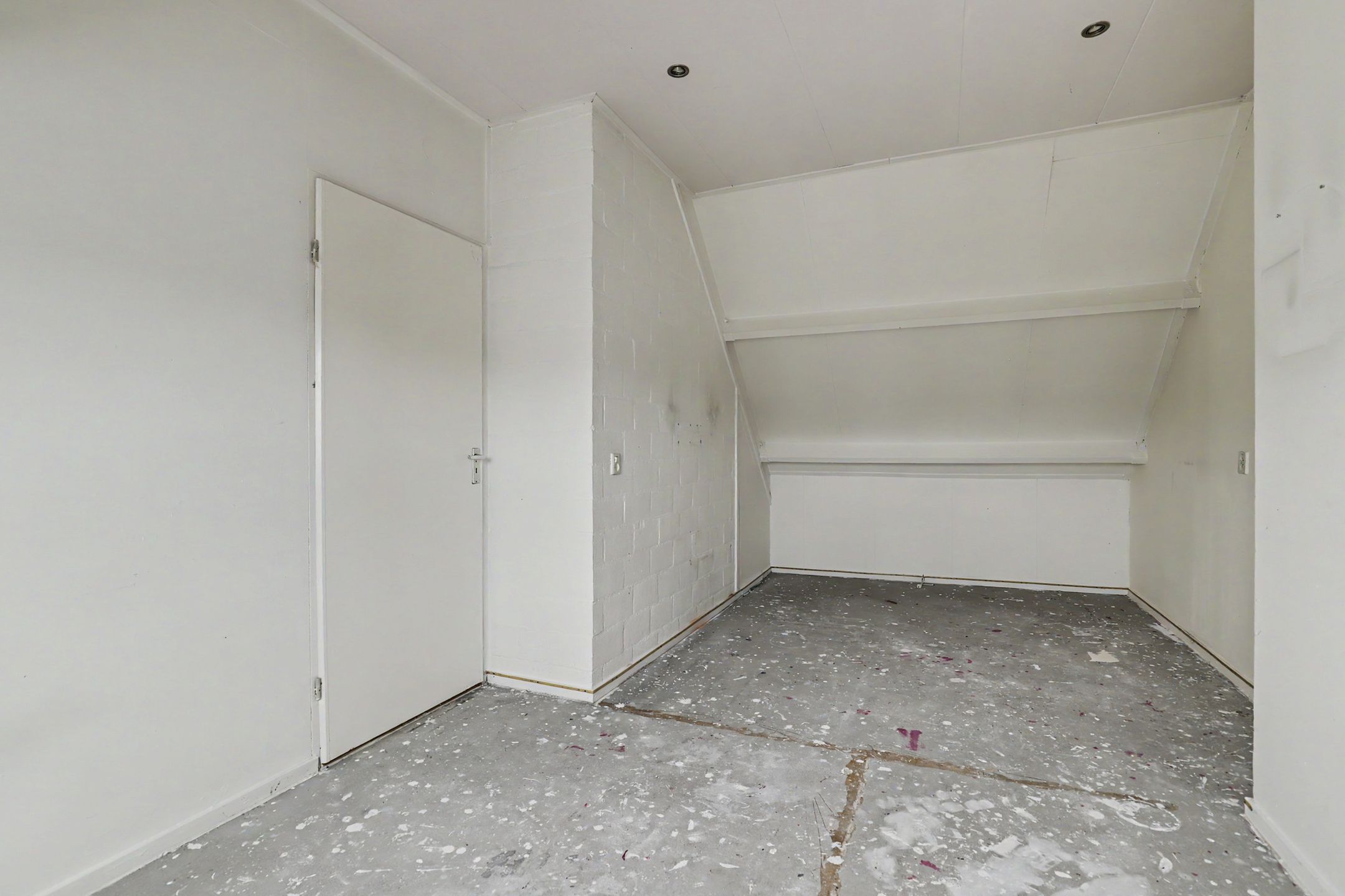 Spacious Corner Home with Four Bedrooms and Large Garden in 's-Gravenpolder — 36