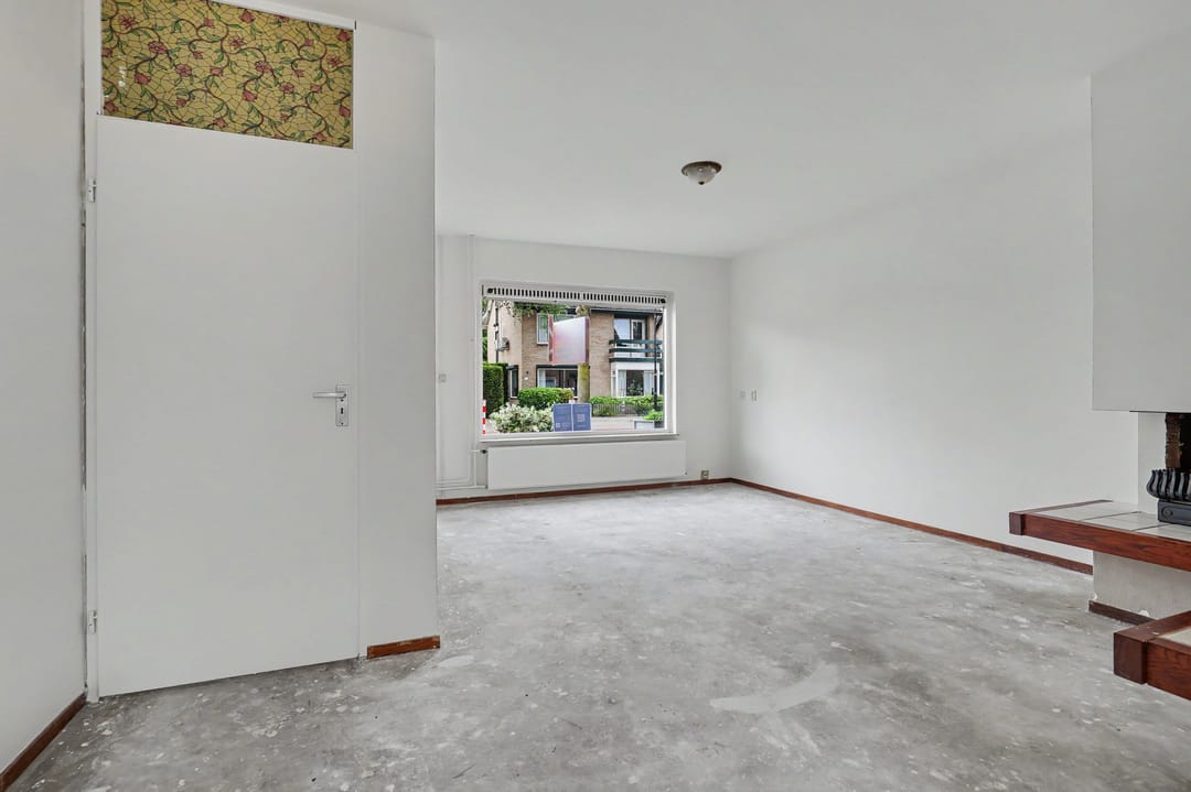 Spacious Corner Home with Four Bedrooms and Large Garden in 's-Gravenpolder — 8