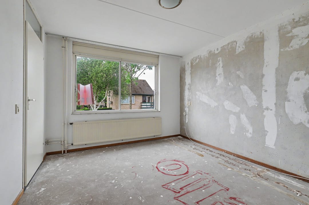 Spacious Corner Home with Four Bedrooms and Large Garden in 's-Gravenpolder — 22