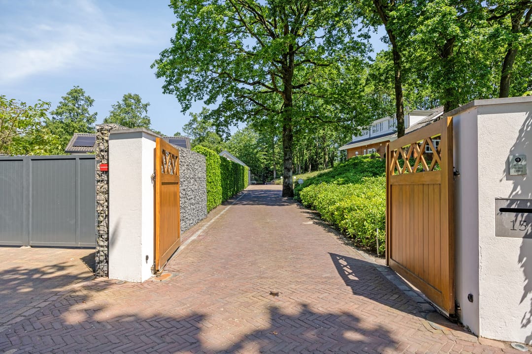 Exclusive Scandinavian Design Villa with Pool, Wellness and Guest House — 8