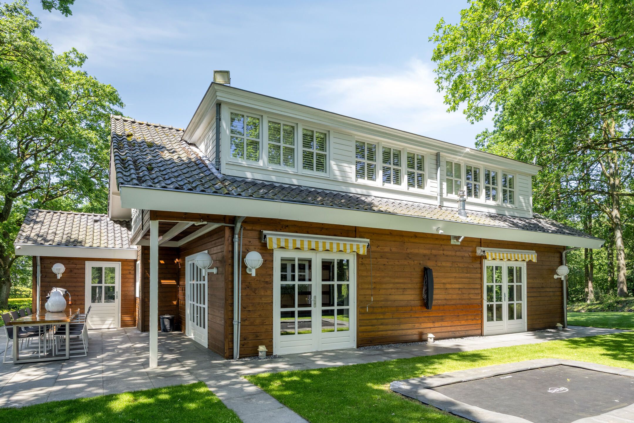 Exclusive Scandinavian Design Villa with Pool, Wellness and Guest House — 60