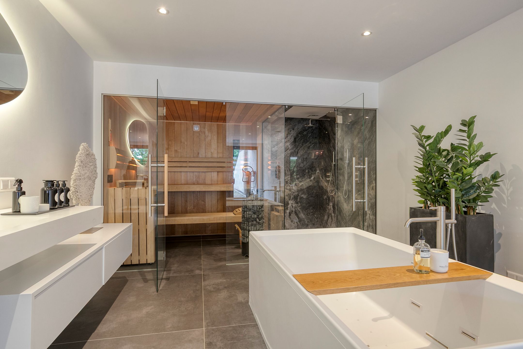 Exclusive Scandinavian Design Villa with Pool, Wellness and Guest House — 51
