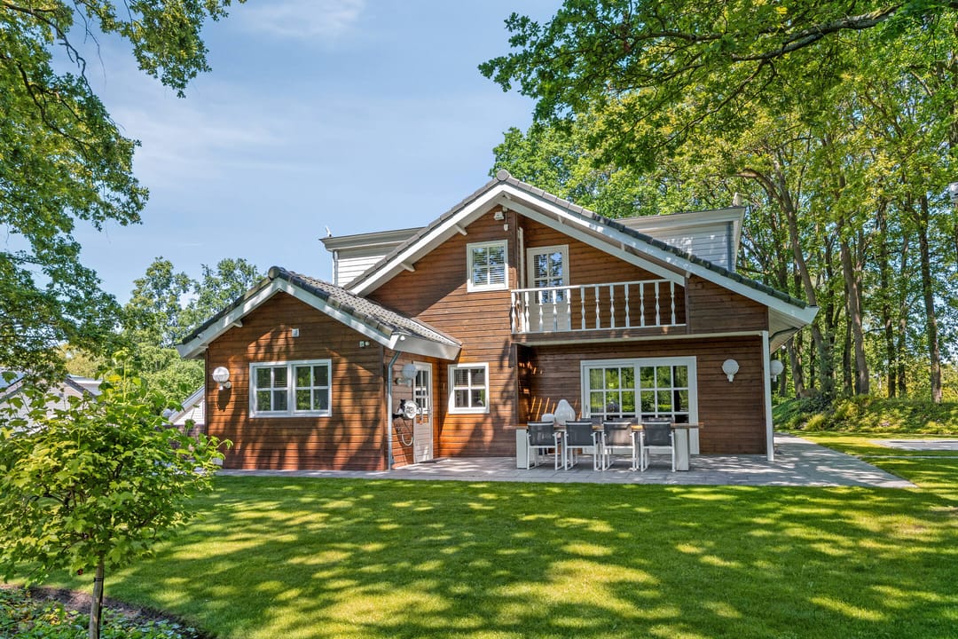Exclusive Scandinavian Design Villa with Pool, Wellness and Guest House — 11