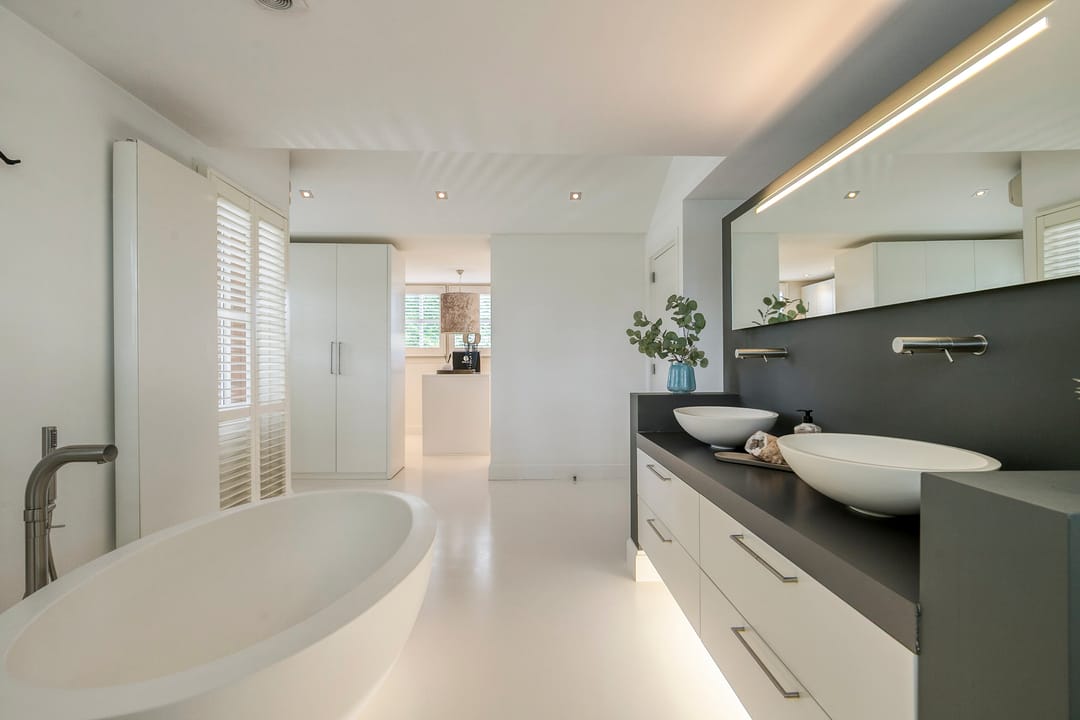 Exclusive Scandinavian Design Villa with Pool, Wellness and Guest House — 37