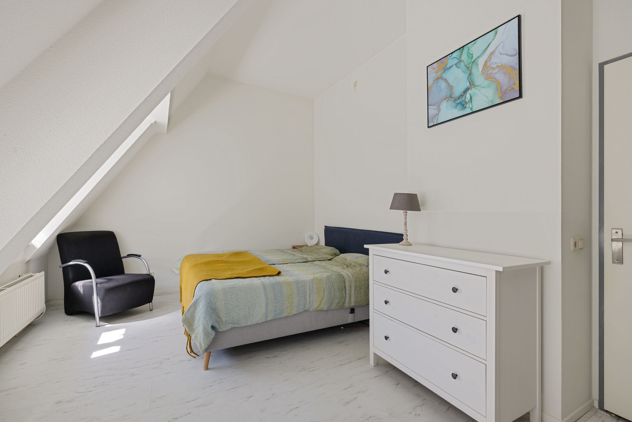 Unique Loft Apartment with Spacious Rooftop Terrace in Monumental Canal Building — 24