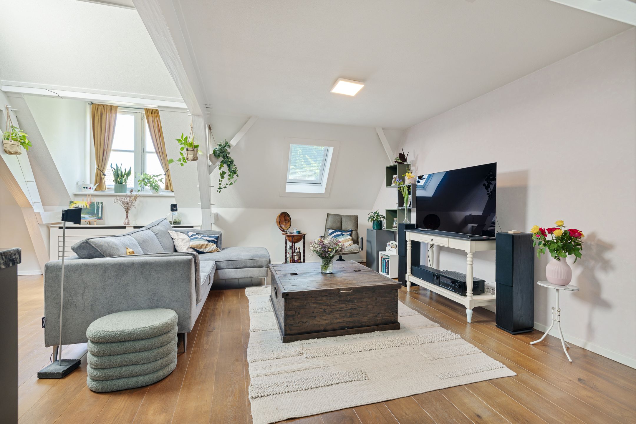 Unique Loft Apartment with Spacious Rooftop Terrace in Monumental Canal Building — 12