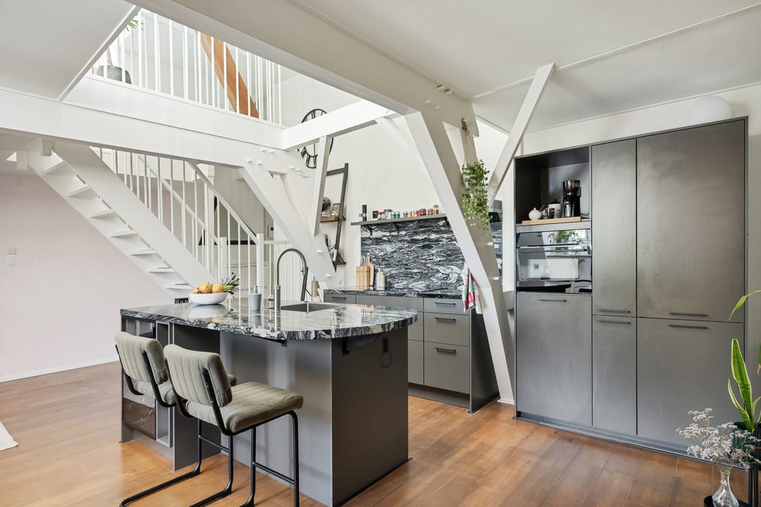Unique Loft Apartment with Spacious Rooftop Terrace in Monumental Canal Building — 16