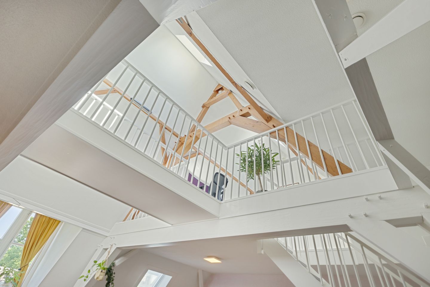 Unique Loft Apartment with Spacious Rooftop Terrace in Monumental Canal Building — 20