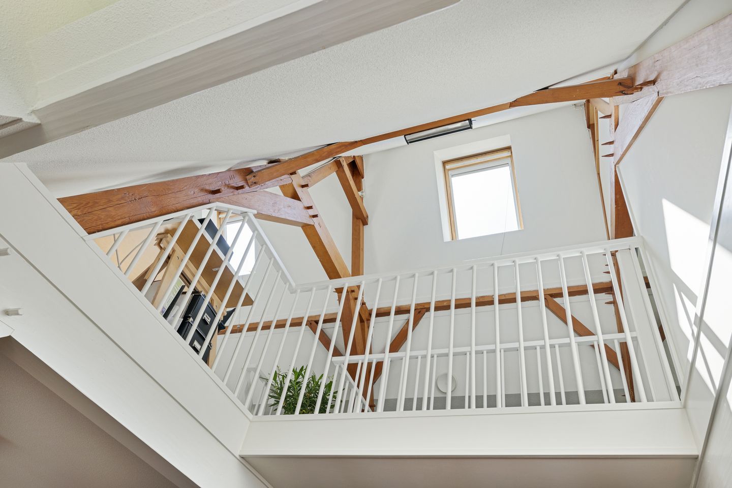 Unique Loft Apartment with Spacious Rooftop Terrace in Monumental Canal Building — 14