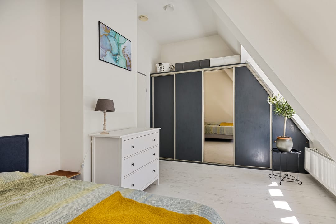 Unique Loft Apartment with Spacious Rooftop Terrace in Monumental Canal Building — 26