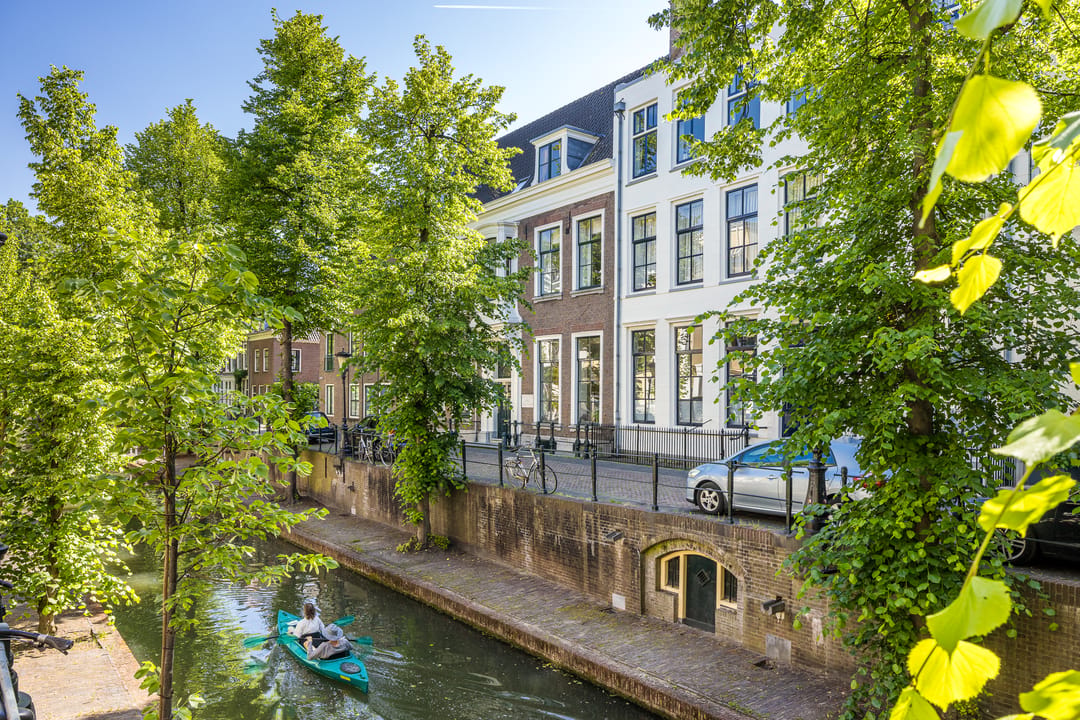 Unique Loft Apartment with Spacious Rooftop Terrace in Monumental Canal Building — 46