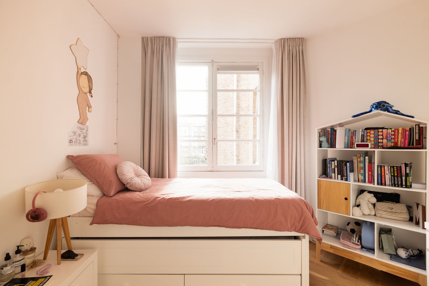 Spacious Triple Upper House in Prime Amsterdam Oud-Zuid Location — 25