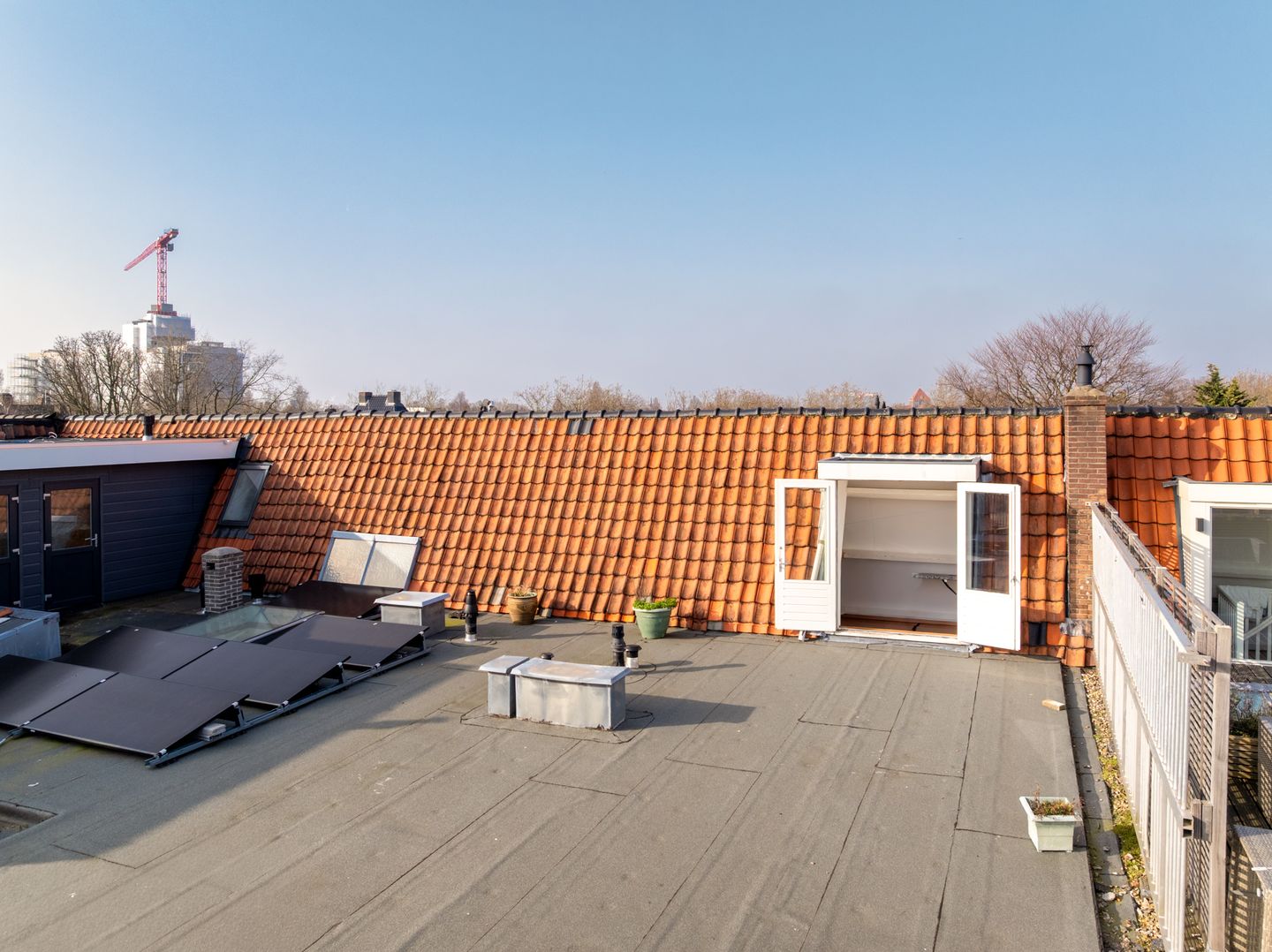 Spacious Triple Upper House in Prime Amsterdam Oud-Zuid Location — 40