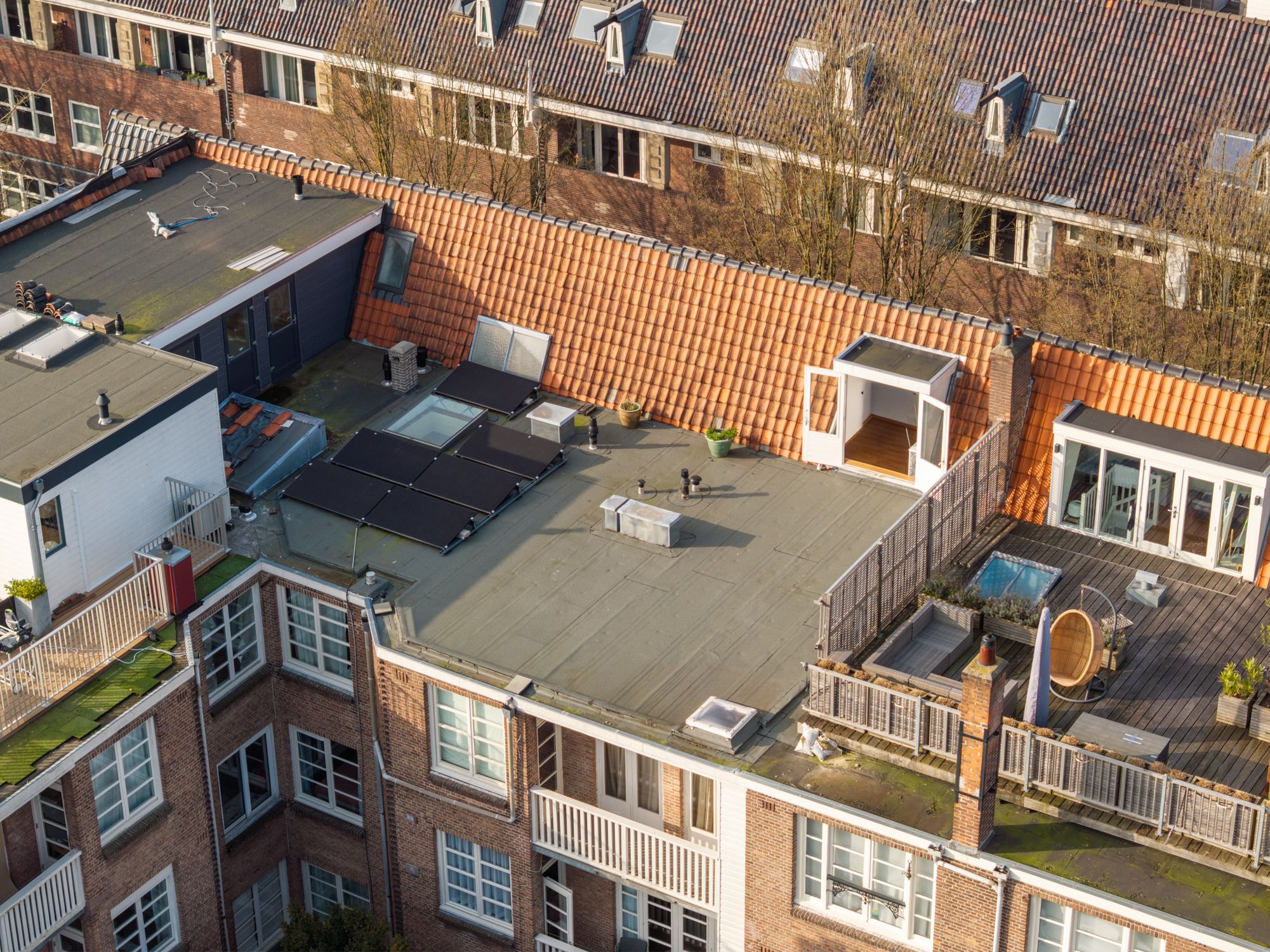 Spacious Triple Upper House in Prime Amsterdam Oud-Zuid Location — 42