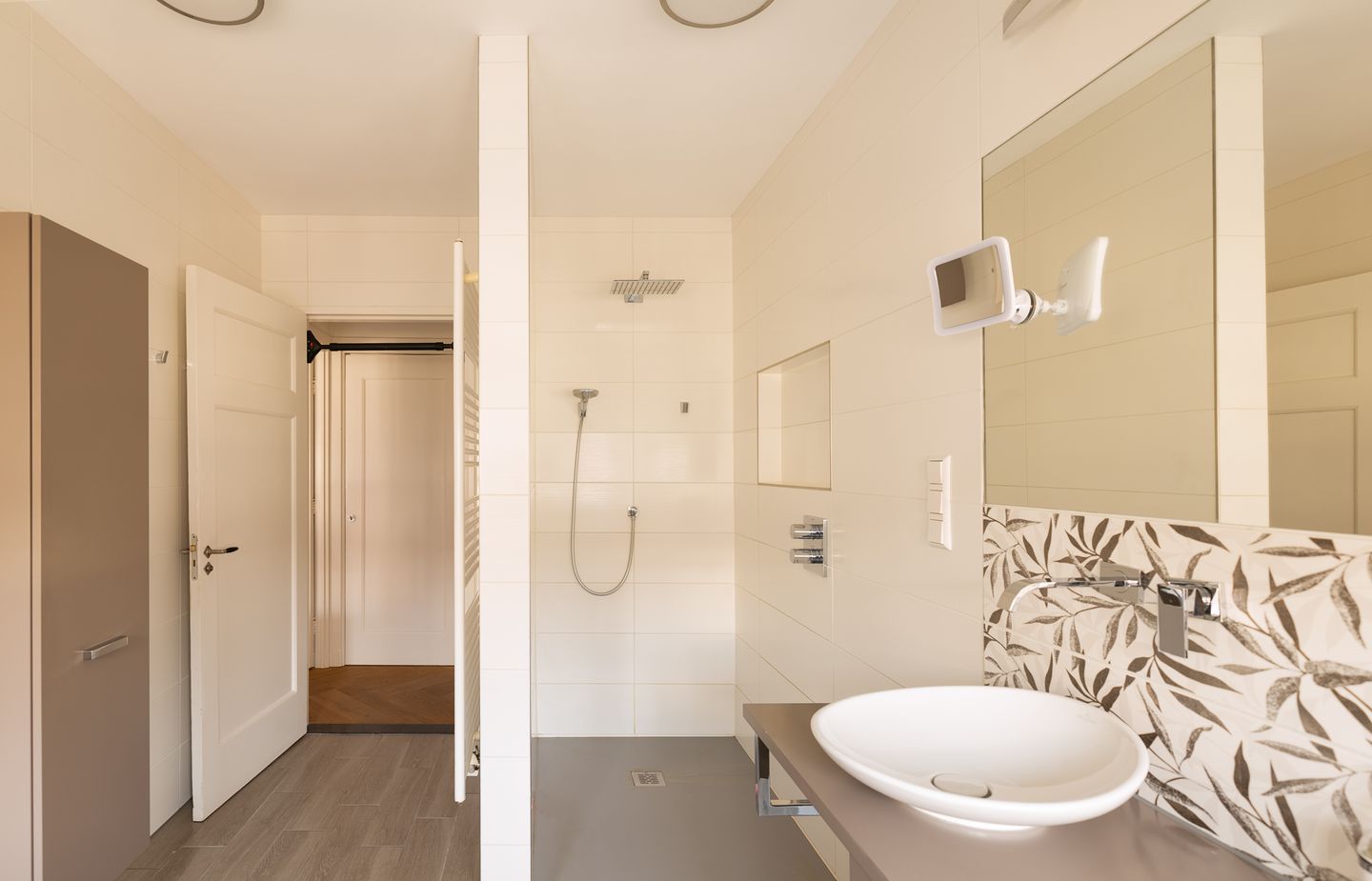 Spacious Triple Upper House in Prime Amsterdam Oud-Zuid Location — 35