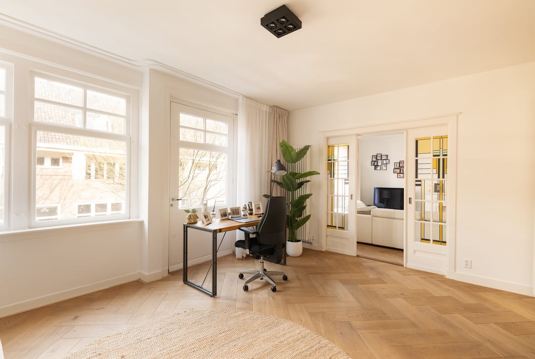 Spacious Triple Upper House in Prime Amsterdam Oud-Zuid Location — 8