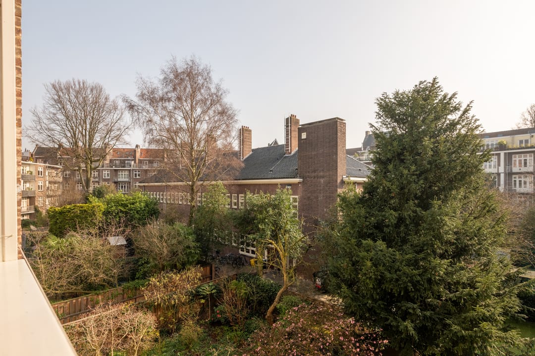 Spacious Triple Upper House in Prime Amsterdam Oud-Zuid Location — 17