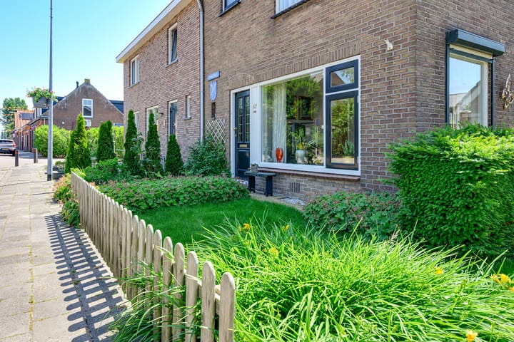 Twee-onder-één-kap te koop: Emmastraat 62, Den Bommel