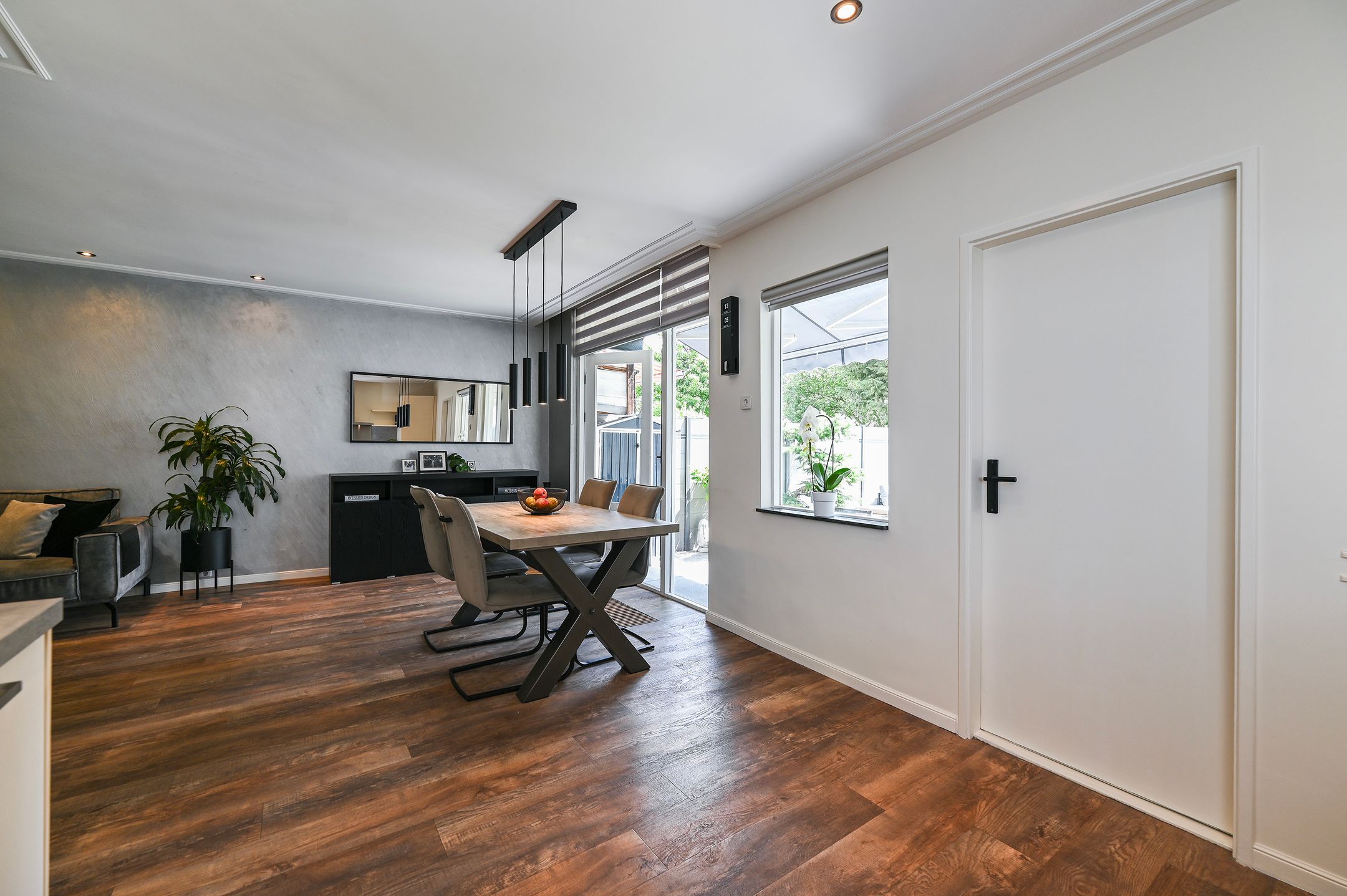 Photo 24 of van Alphenstraat 22