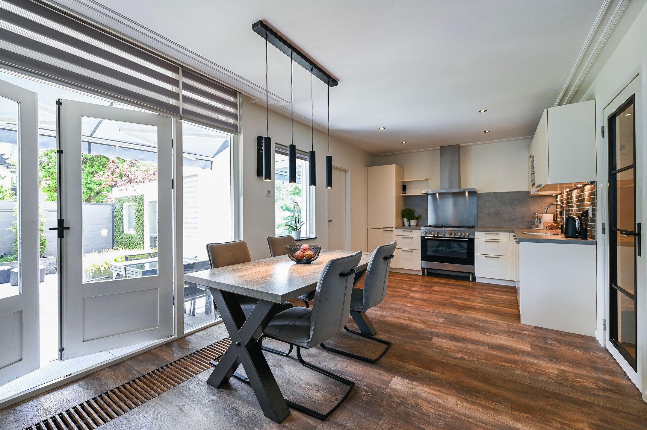 Photo 12 of van Alphenstraat 22