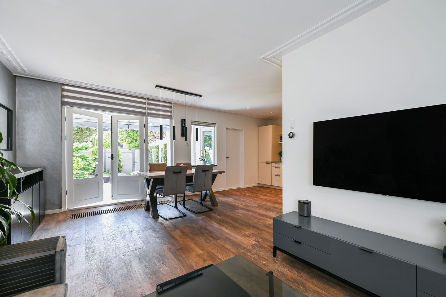 Photo 10 of van Alphenstraat 22