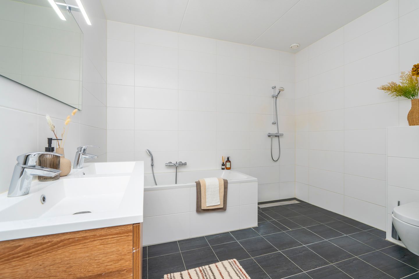 Energy-Efficient Townhouse with Private Parking in Green Leeuwesteyn — 29