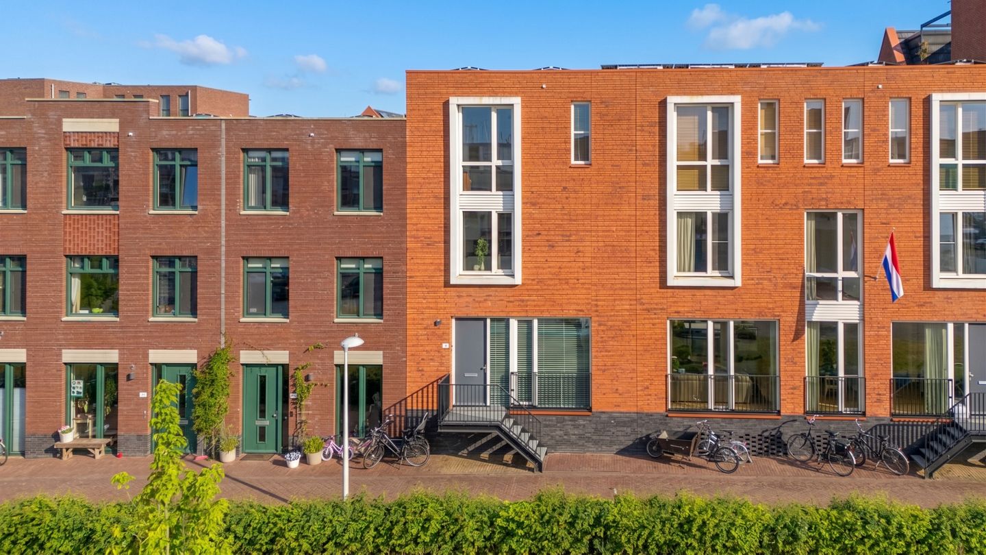 Energy-Efficient Townhouse with Private Parking in Green Leeuwesteyn — 34