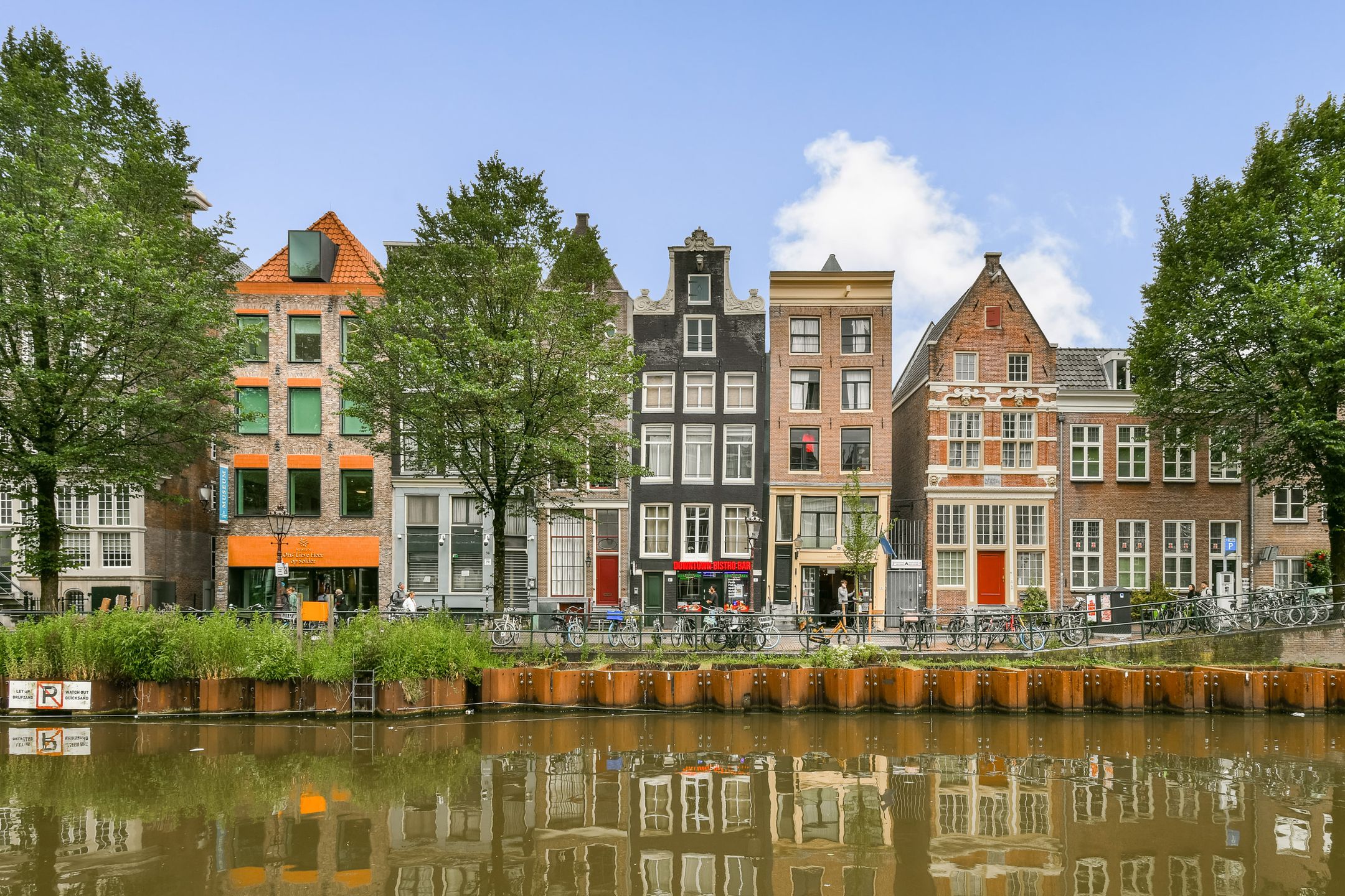 Oudezijds Voorburgwal 32-F 32 F
