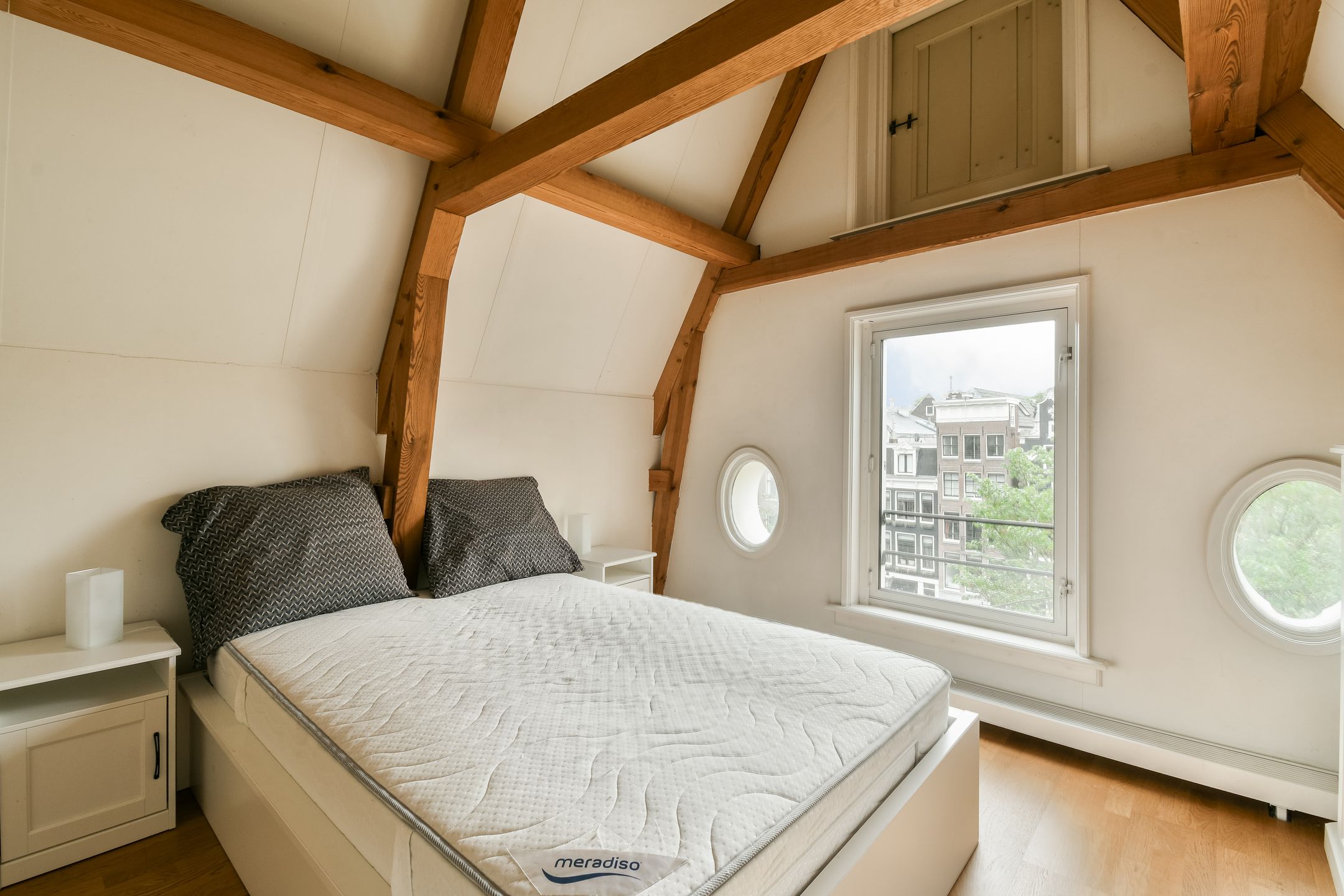 Oudezijds Voorburgwal 32-F Amsterdam - Meer