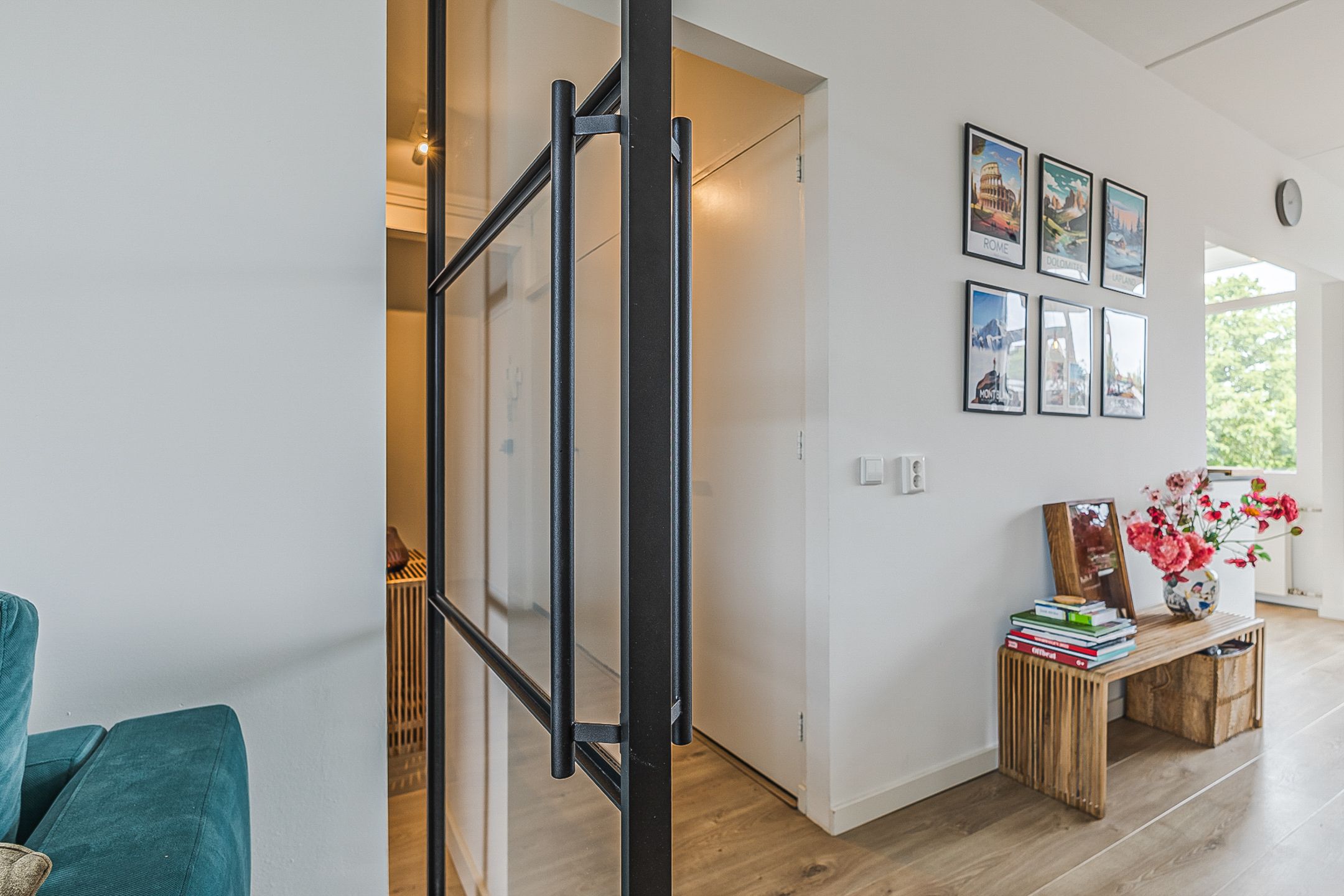 Spacious Top Floor Apartment with Three Balconies and Green Views — 15