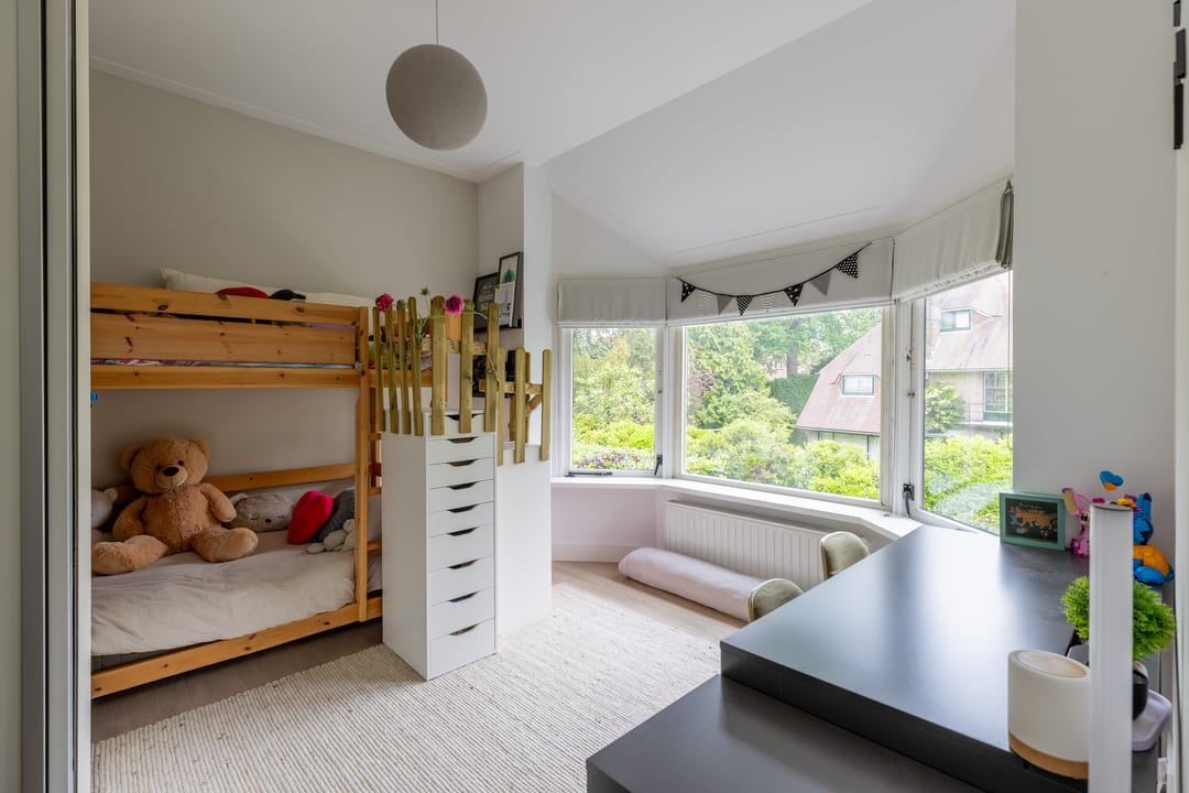 Spacious Family Villa in Protected Het Spiegel Neighborhood of Bussum — 32