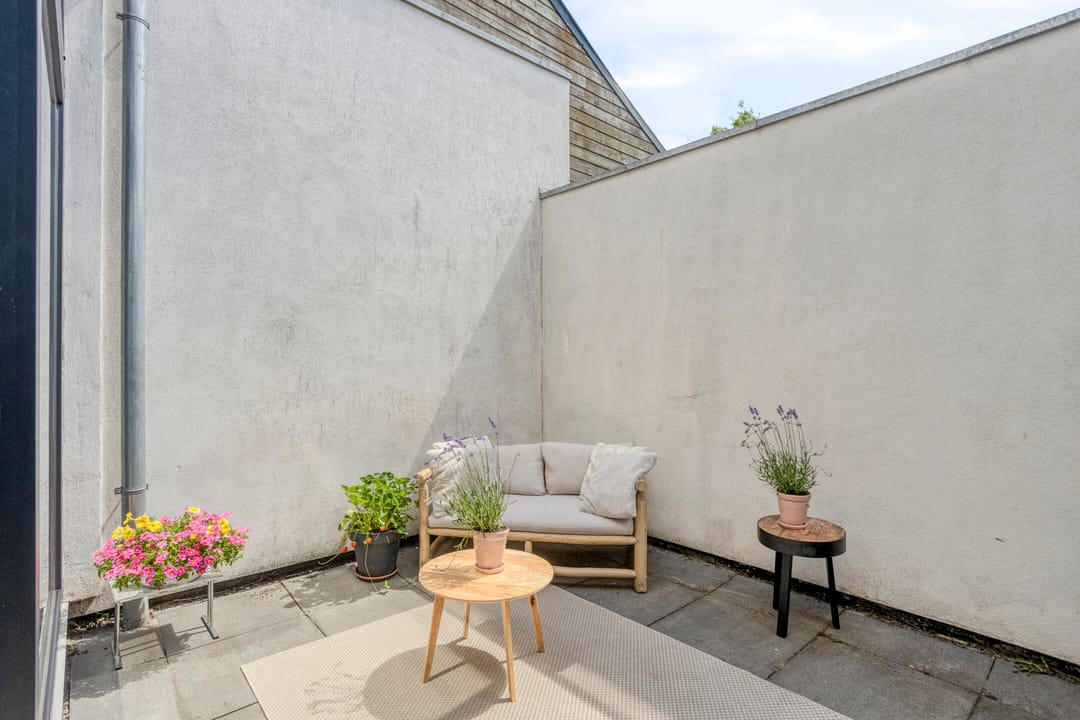 Corner Starter Apartment with South-Facing Garden Near Haarlem Center — 16