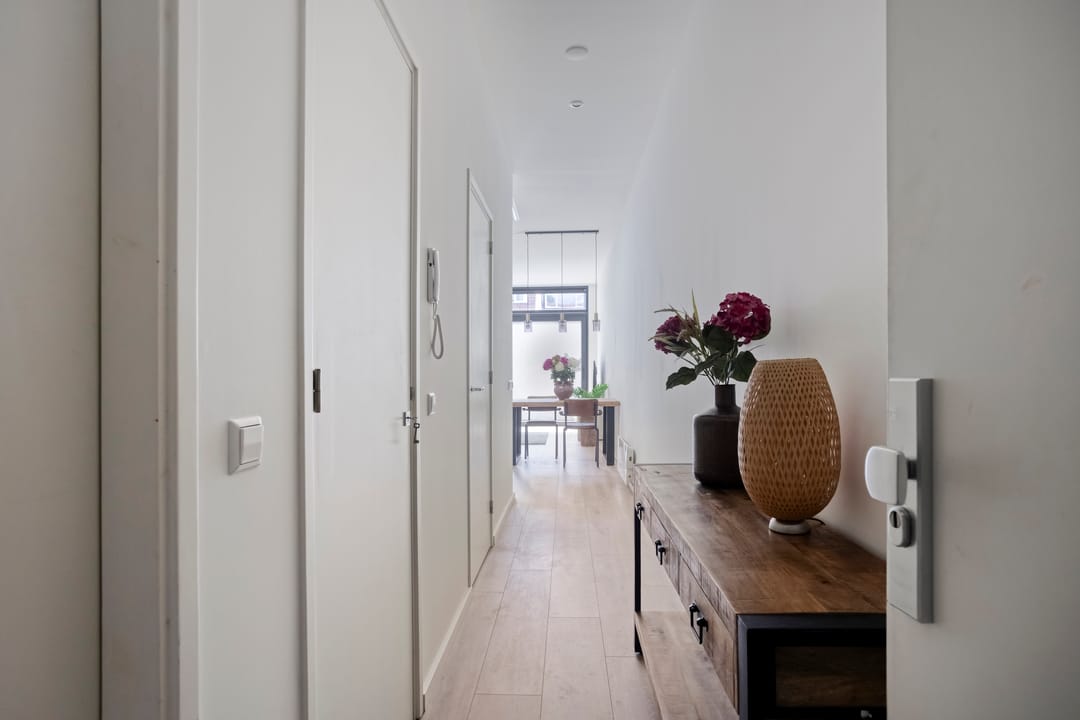 Corner Starter Apartment with South-Facing Garden Near Haarlem Center — 8