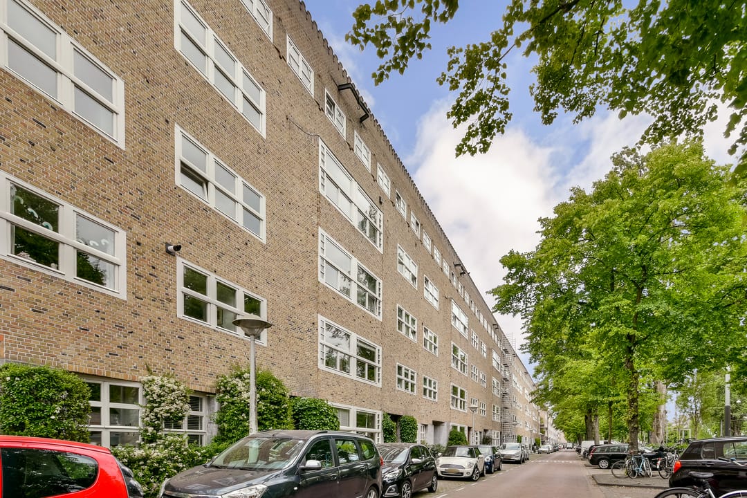 Bright 4-Room Apartment with Sunny Balcony in Amsterdam South — 28
