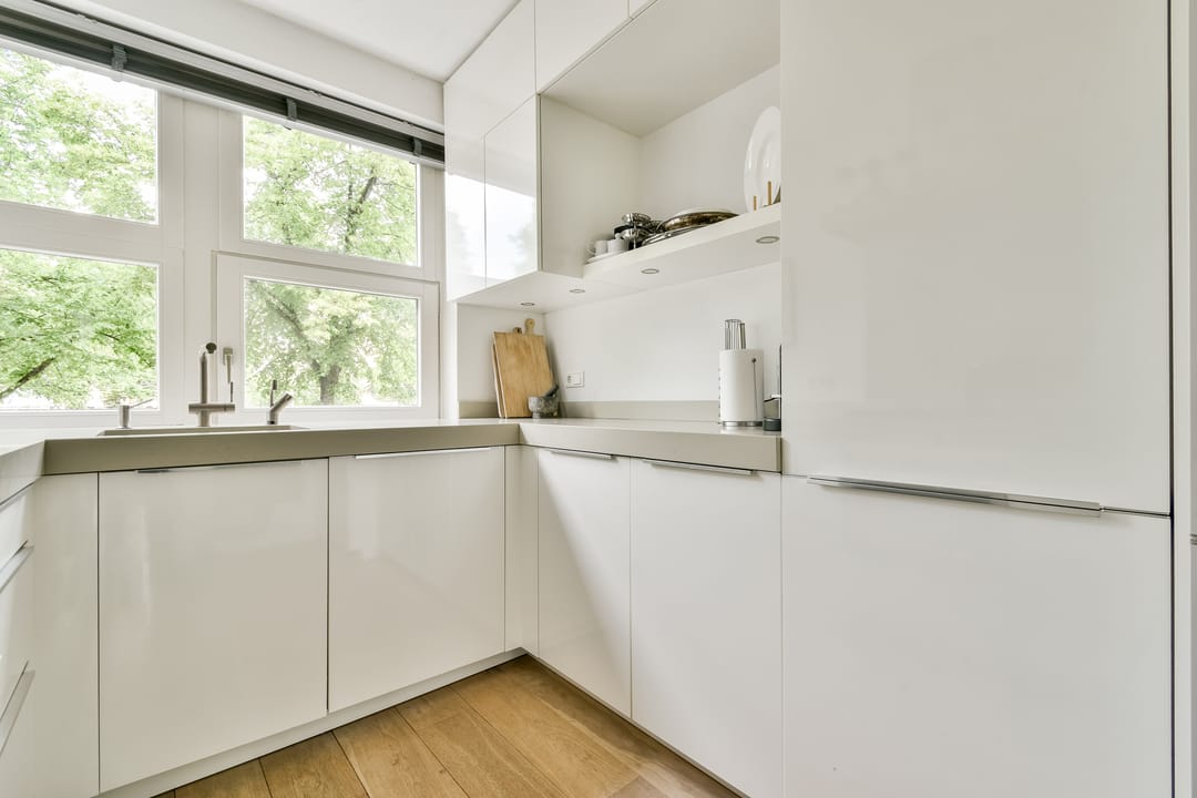 Bright 4-Room Apartment with Sunny Balcony in Amsterdam South — 13