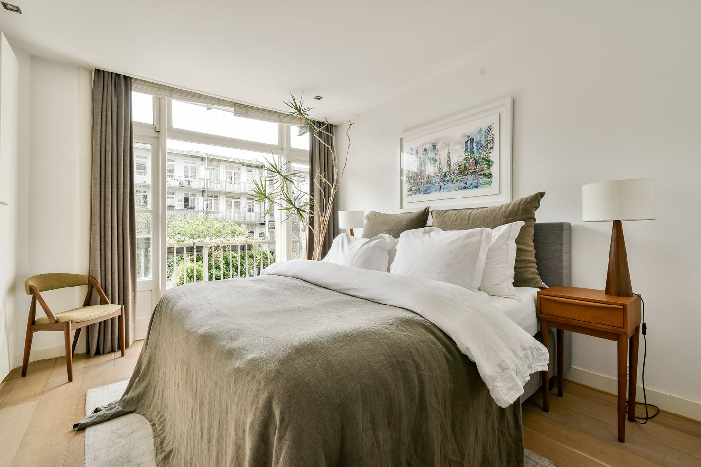 Bright 4-Room Apartment with Sunny Balcony in Amsterdam South — 14