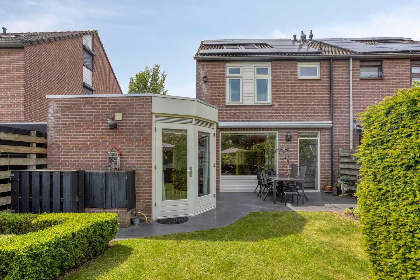 Spacious and Sustainable Family Home with Kitchen Extension and Solar Panels in Wijchen — 25