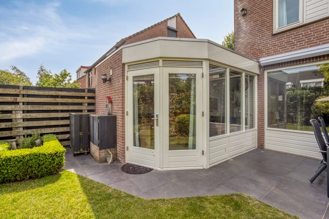 Spacious and Sustainable Family Home with Kitchen Extension and Solar Panels in Wijchen — 26