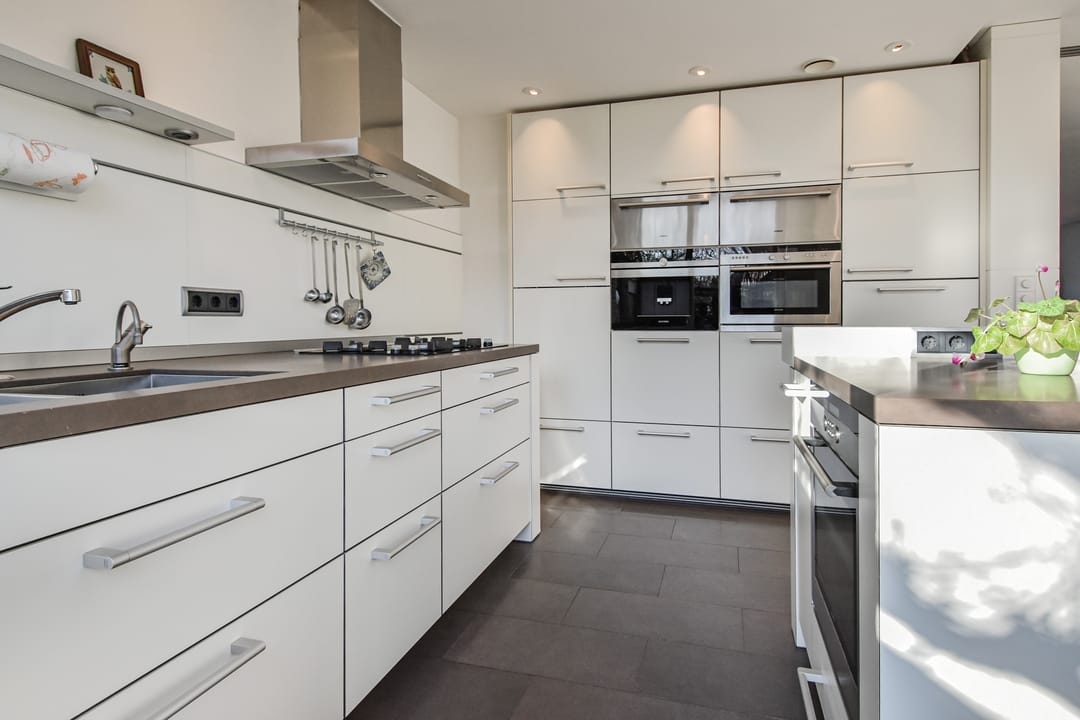 Spacious Corner House with Full Basement in Waldeck, The Hague — 7