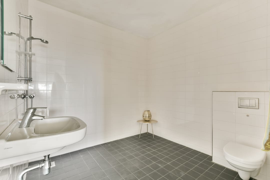 Stunning 19th Floor Apartment with Panoramic Green Views in Amsterdam Noord — 17