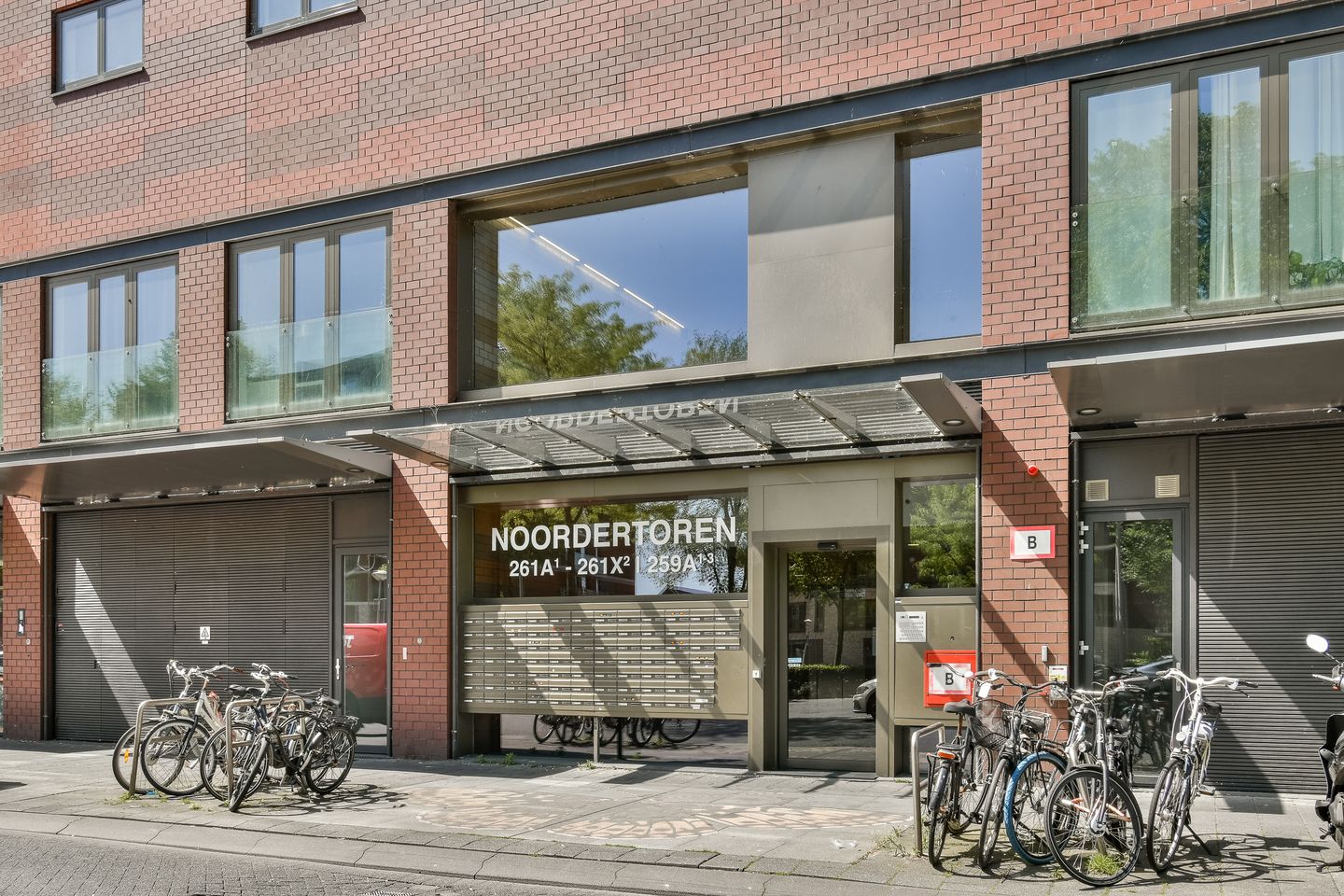 Stunning 19th Floor Apartment with Panoramic Green Views in Amsterdam Noord — 19