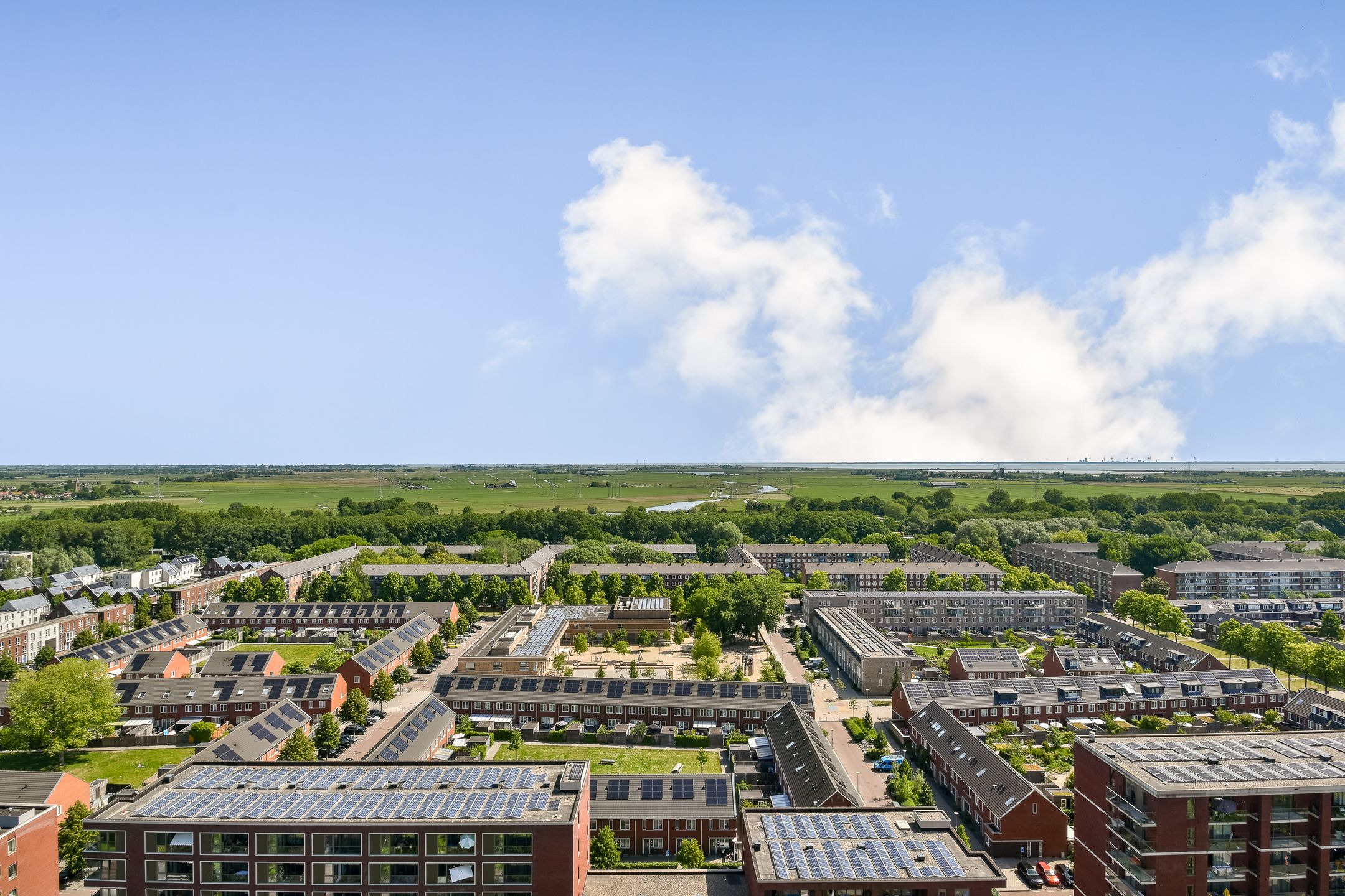 Stunning 19th Floor Apartment with Panoramic Green Views in Amsterdam Noord — 21