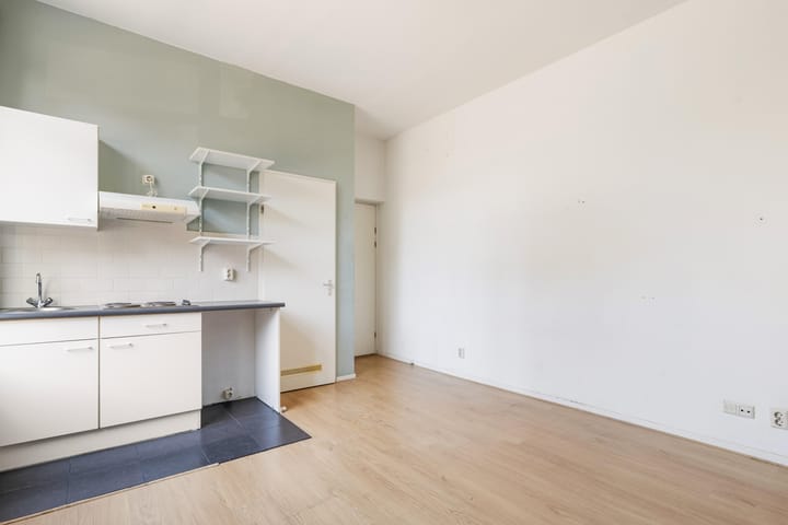 Photo 2 of Dillenburgstraat 27-B